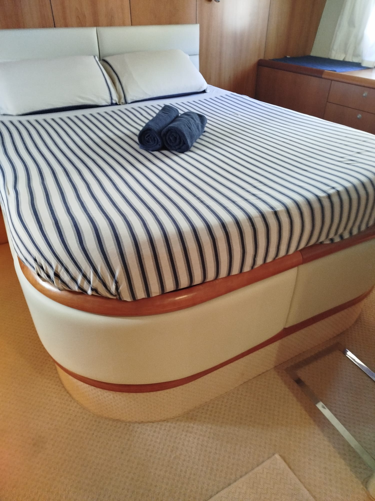 Sunseeker Predator 64ft slider img